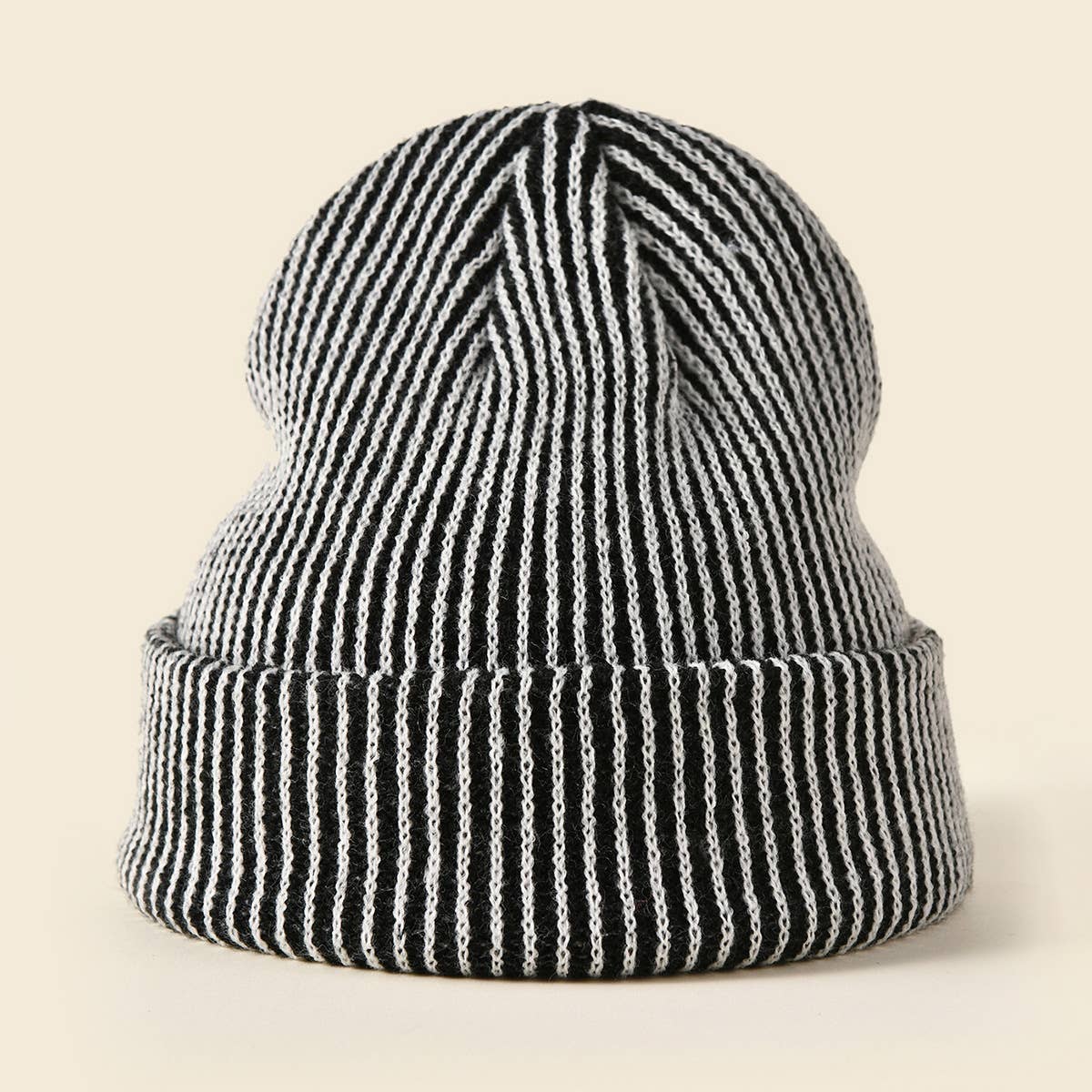 Chic curled beanie striped beanie: Black / M
