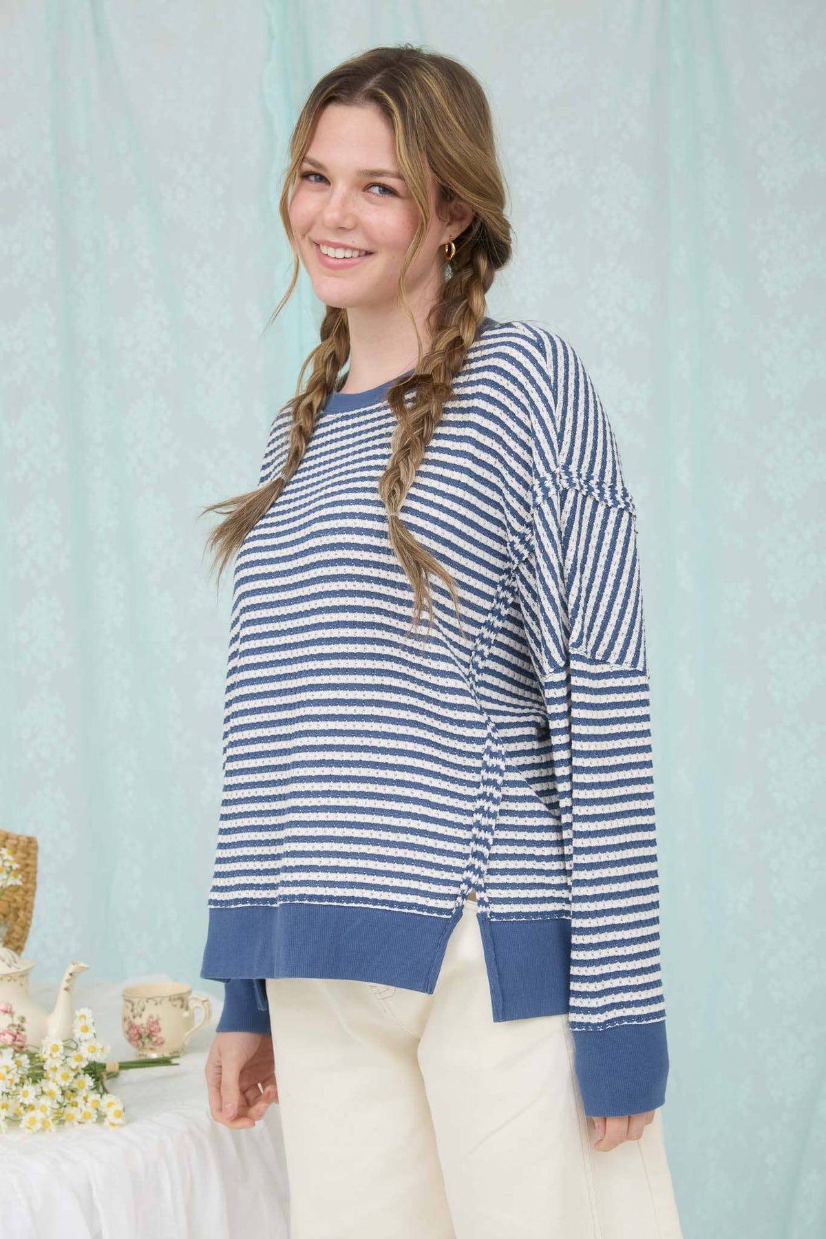 STRIPE EXPOSED SEAM SPLIT HEM LONG SLEEVE KNIT TOP : BROWN