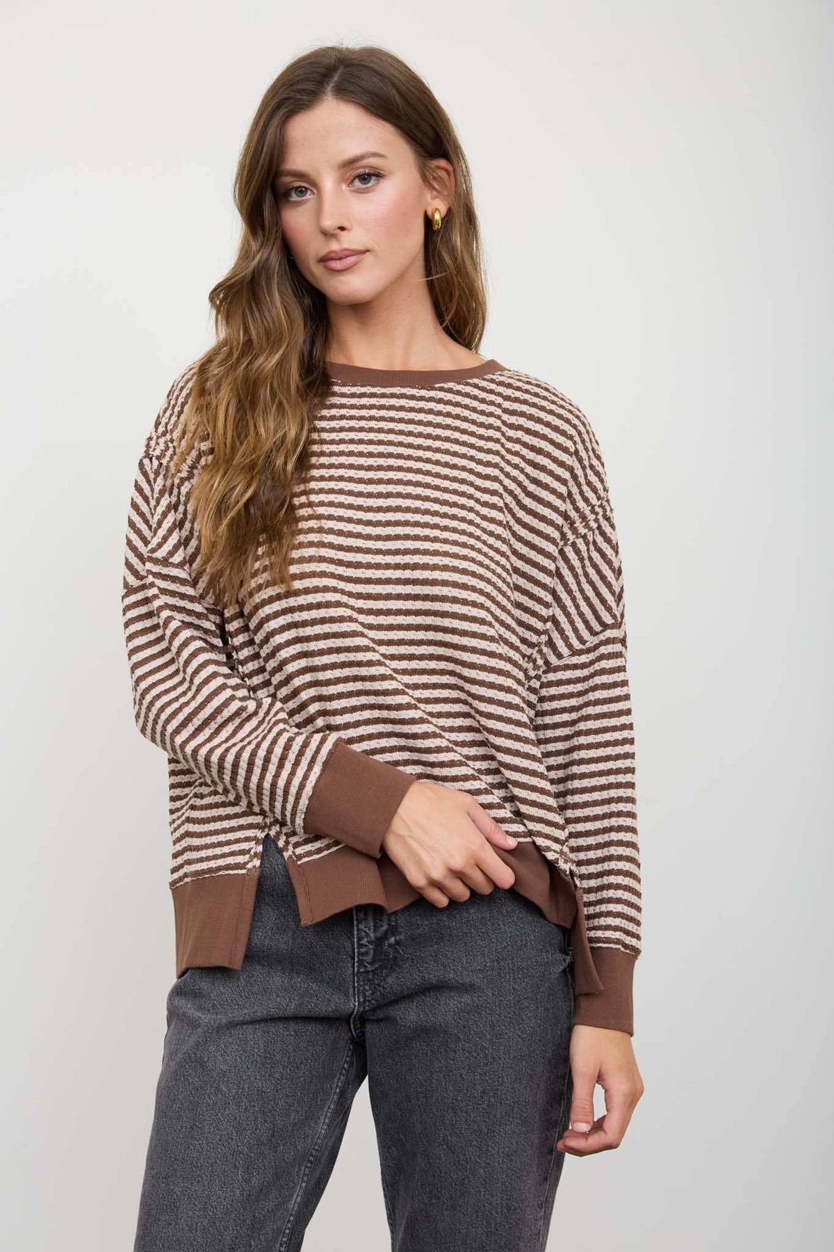 STRIPE EXPOSED SEAM SPLIT HEM LONG SLEEVE KNIT TOP : BLUE