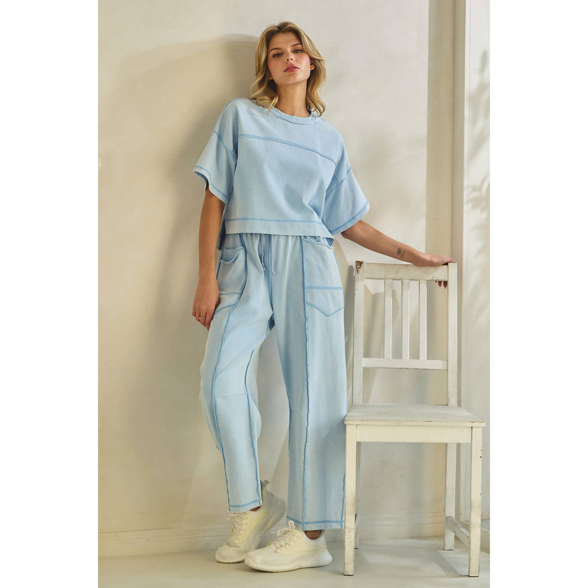 Cropped Easy top: LT Blue