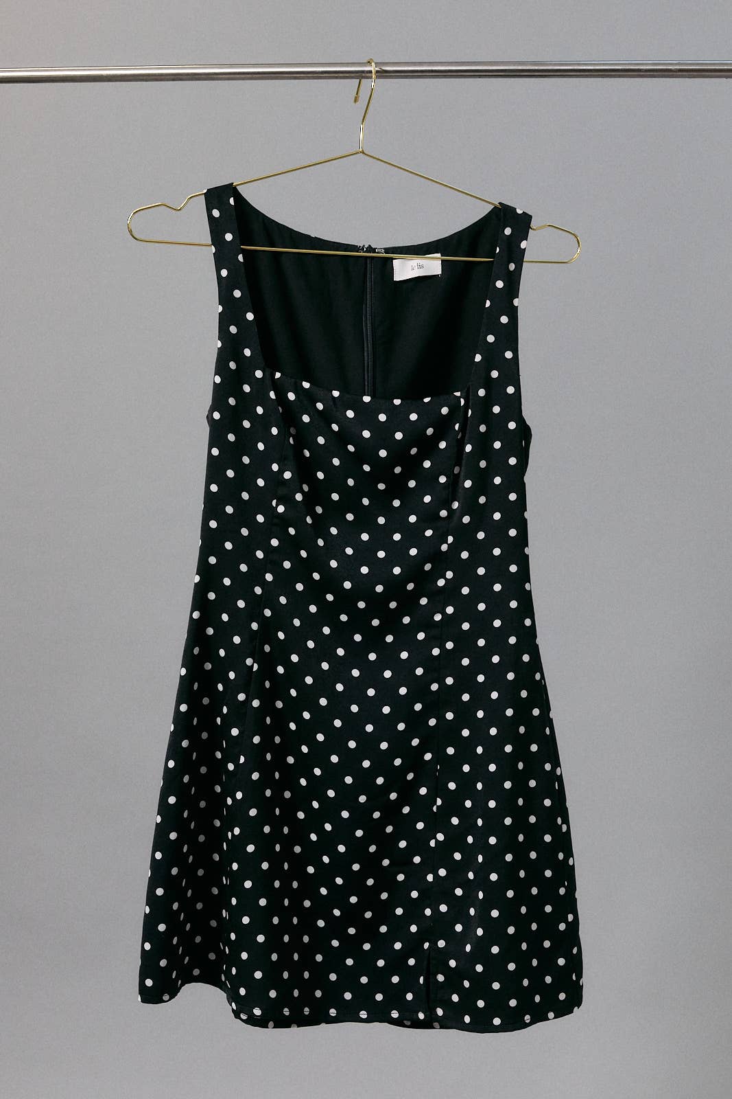 SQUARE NECK SLEEVELESS MINI DRESS: BLACK-WHITE DOT