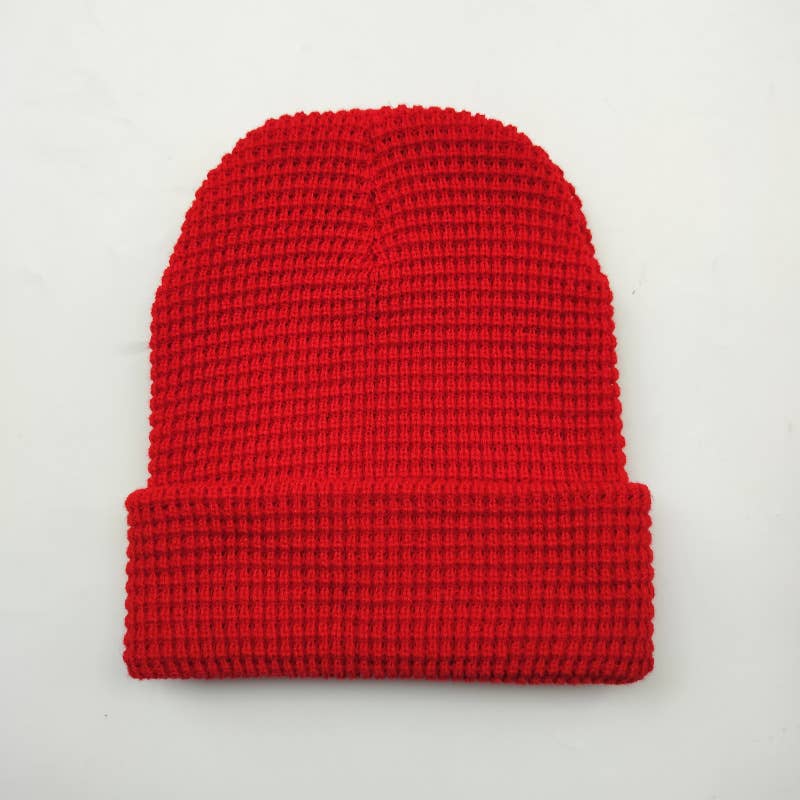 Solid waffle curl beanie: Red / M